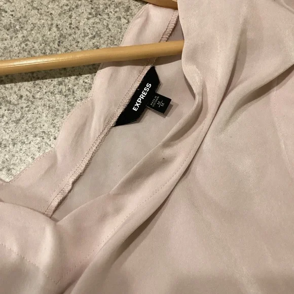 Express Light Pink Scalloped Top - Picture 8 of 10